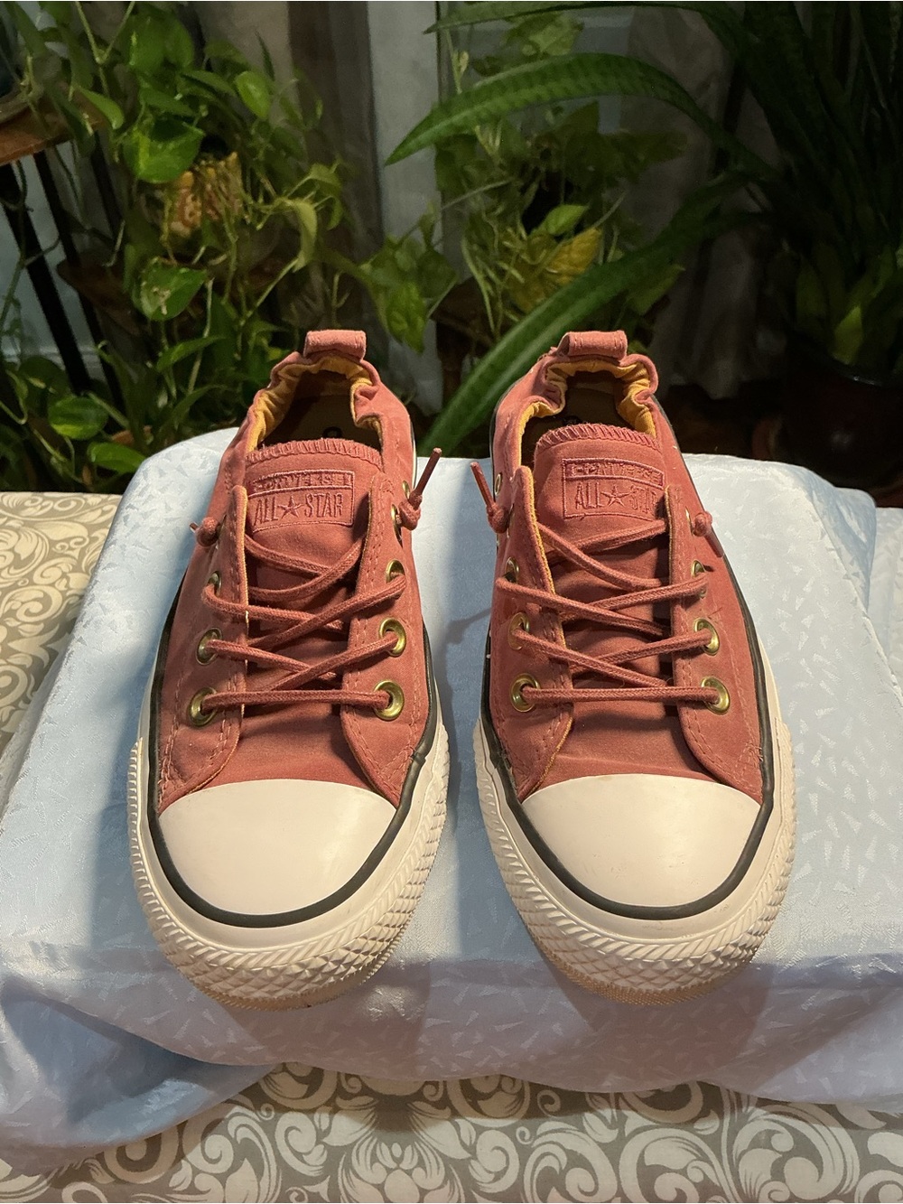 Converse woman’s Low Top Sneakers - Rose Mauve